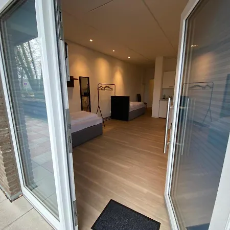 Apartment Mit Vier Einzelboxspringbetten - Netflix