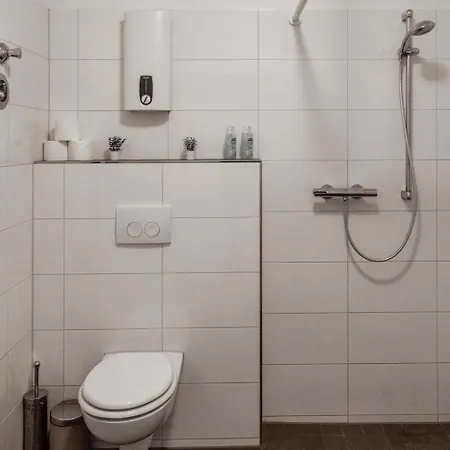 דירה Mit Vier Einzelboxspringbetten - Netflix *