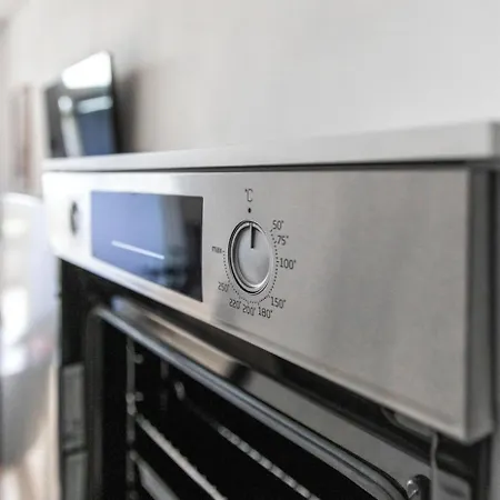 Mit Vier Einzelboxspringbetten - Netflix شقة غوخ