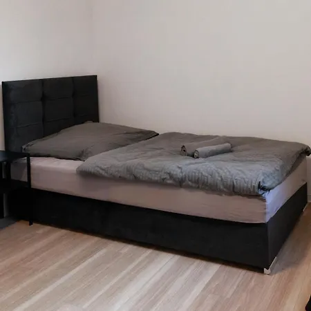 Mit Vier Einzelboxspringbetten - Netflix גוך
