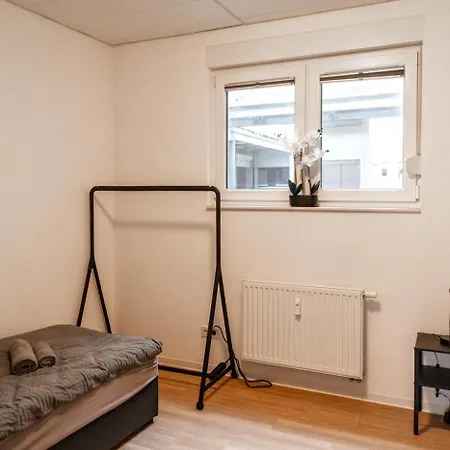 Apartment Mit Vier Einzelboxspringbetten - Netflix *