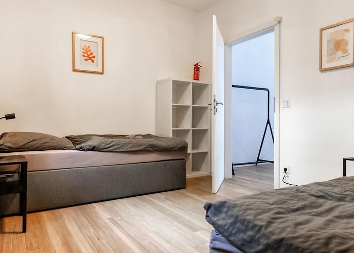 Mit Vier Einzelboxspringbetten - Netflix * 戈赫