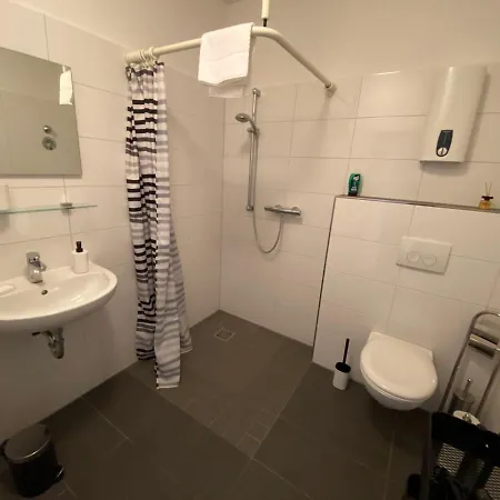 Apartment Mit Vier Einzelboxspringbetten - Netflix Goch