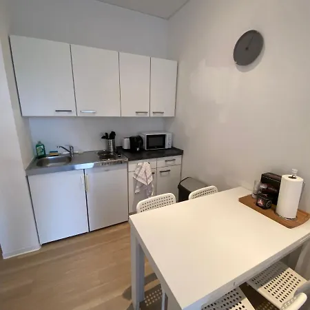 Apartment Mit Vier Einzelboxspringbetten - Netflix *