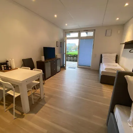 Apartment Mit Vier Einzelboxspringbetten - Netflix *