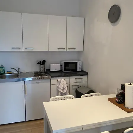Mit Vier Einzelboxspringbetten - Netflix Apartment *
